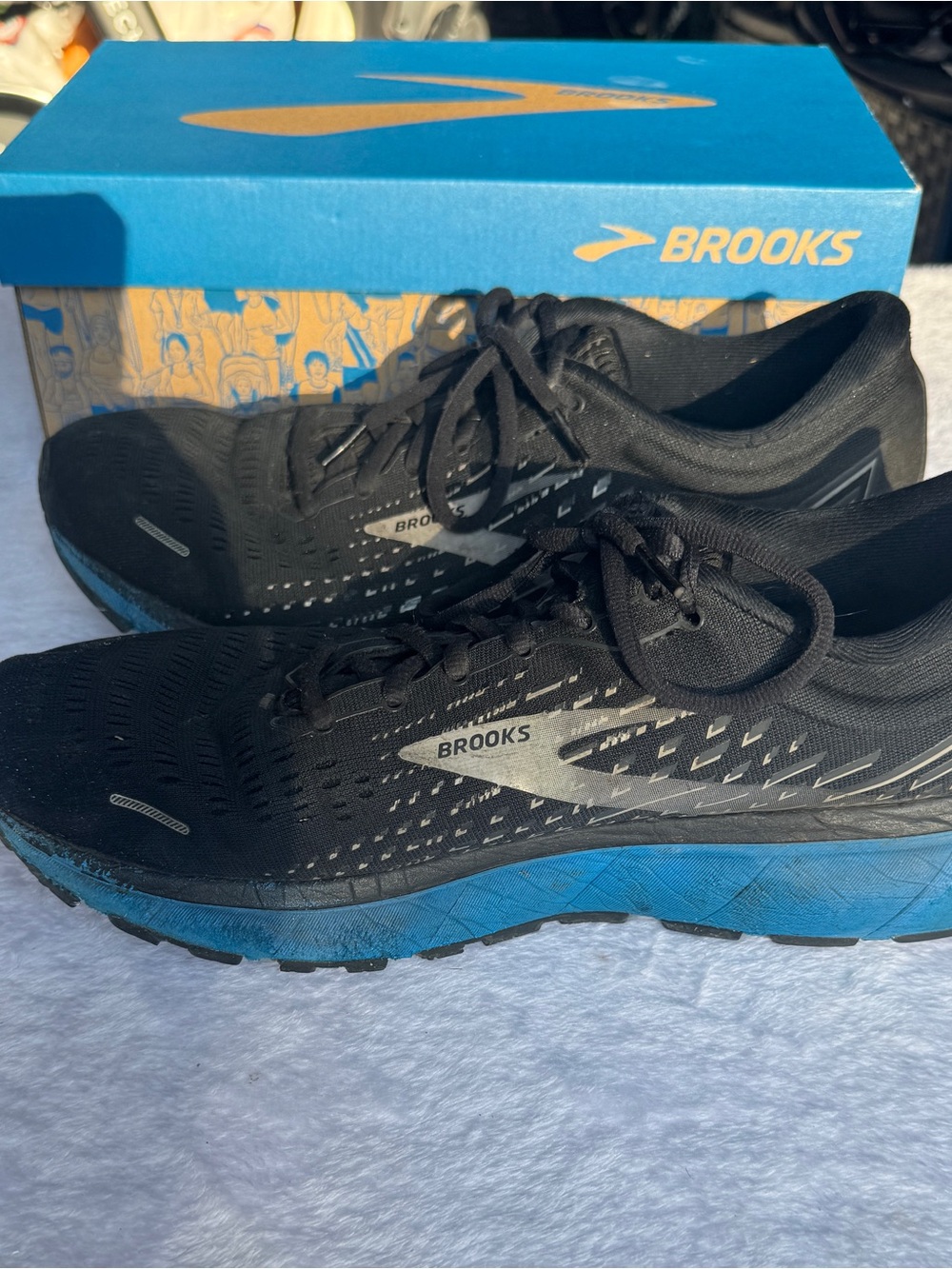Brooks Ghost 13 Mens 11.5 Black Blue Running Shoes With Box